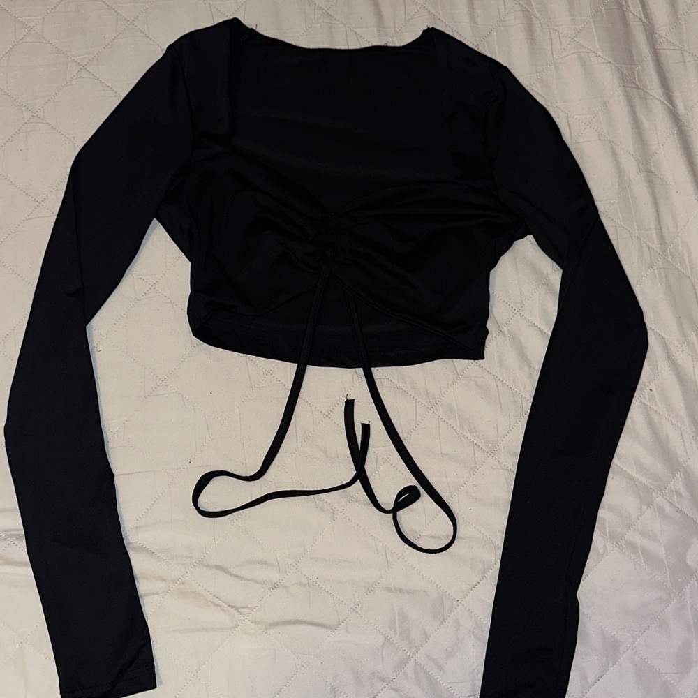 SHEIN Black Long Sleeve Crop Top